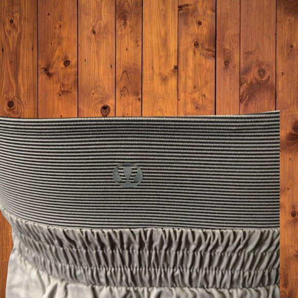 Lululemon Size 4 Spaghetti Strap Empire Waist Built In Bra Gray Tank Top Yoga - Picture 2 of 9